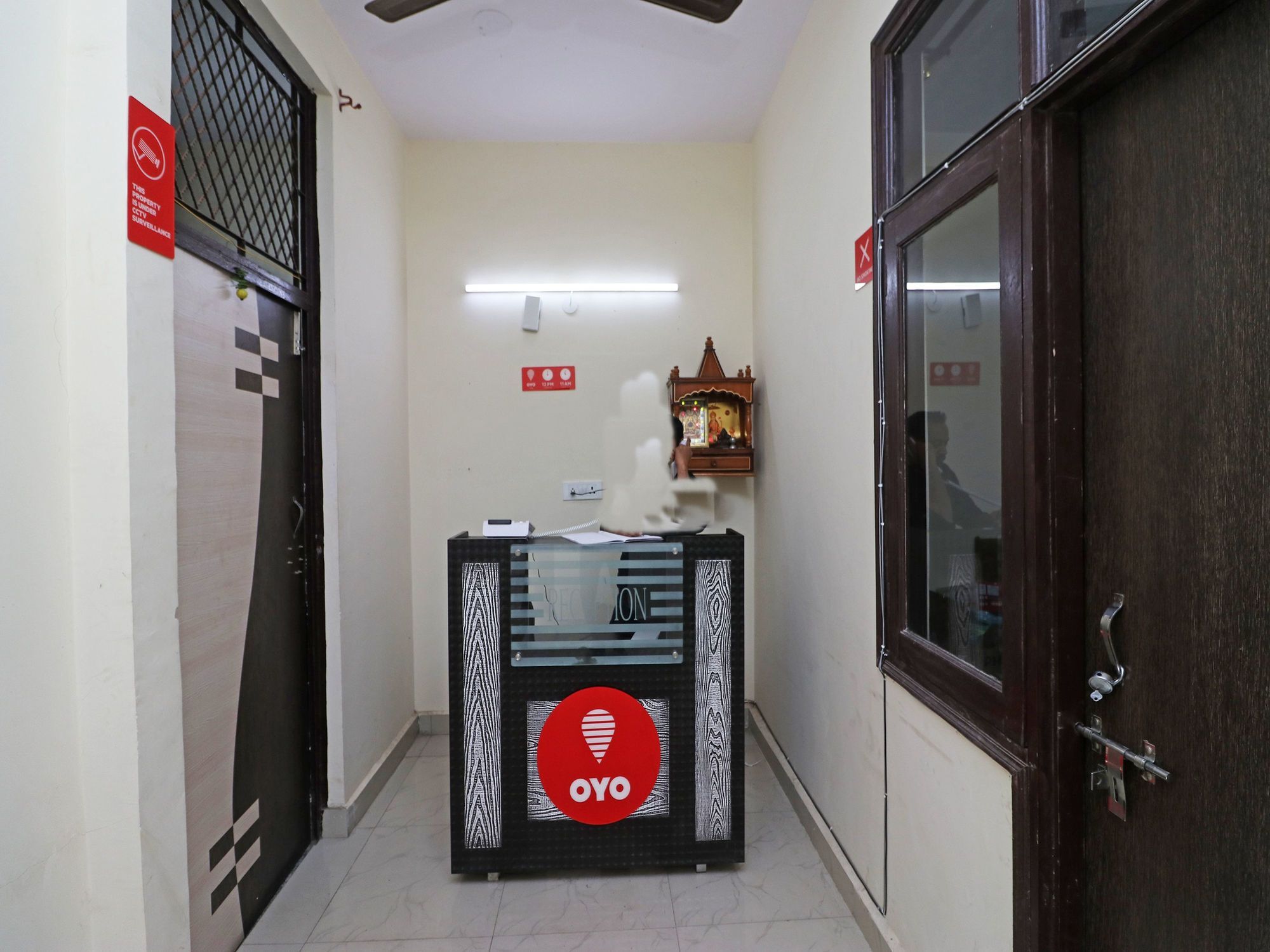 Oyo Triage Home Stay Нойда Экстерьер фото
